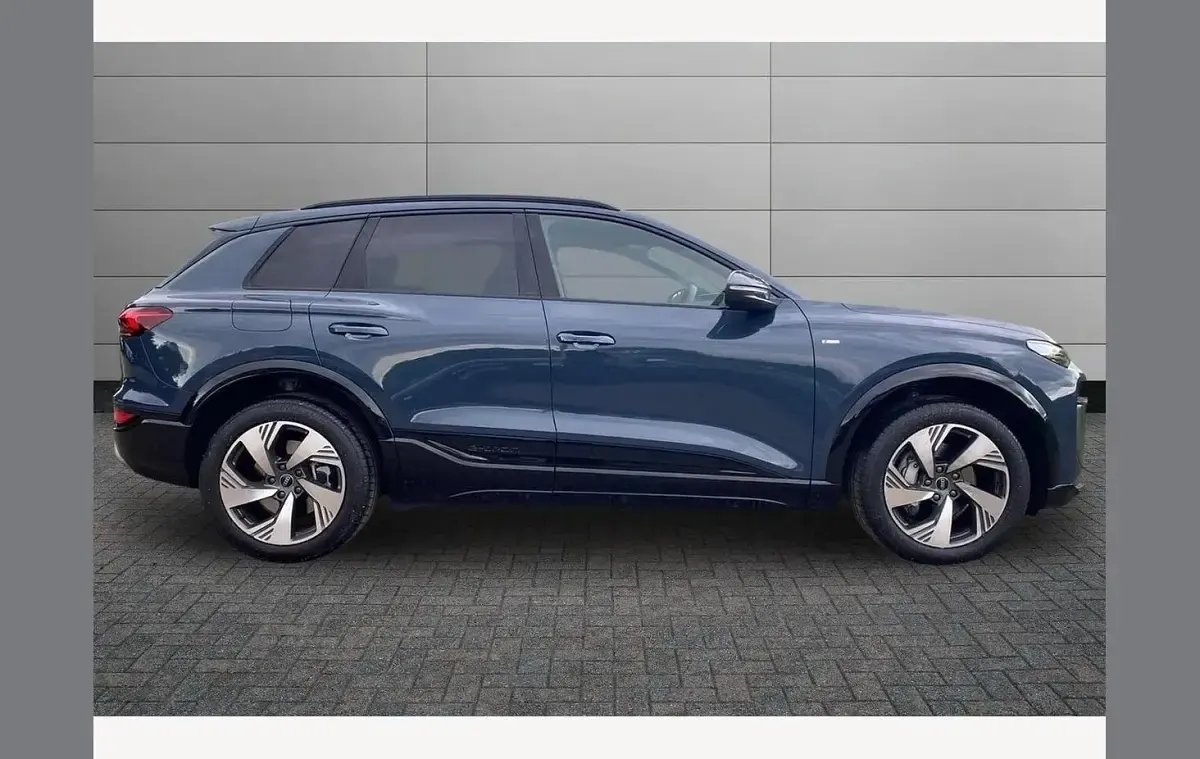 Used Audi Q6 e-tron S-Line 284 kW (387 HP) 2026 Blue SUV