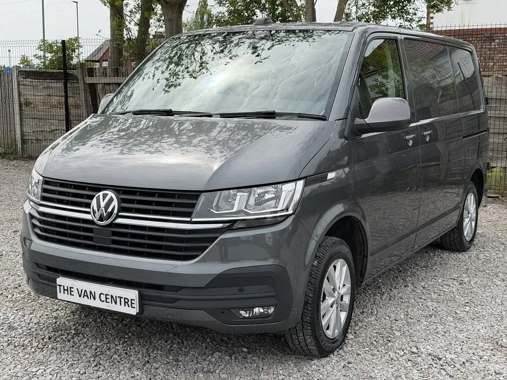 Używany VW Transporter Highline 150 KM (110 kW) 2021 Szary Van