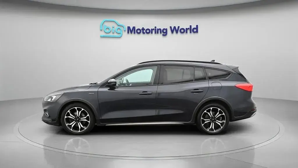 Used Ford Focus Active X 120 HP (88 kW) 2020 Blue Estate