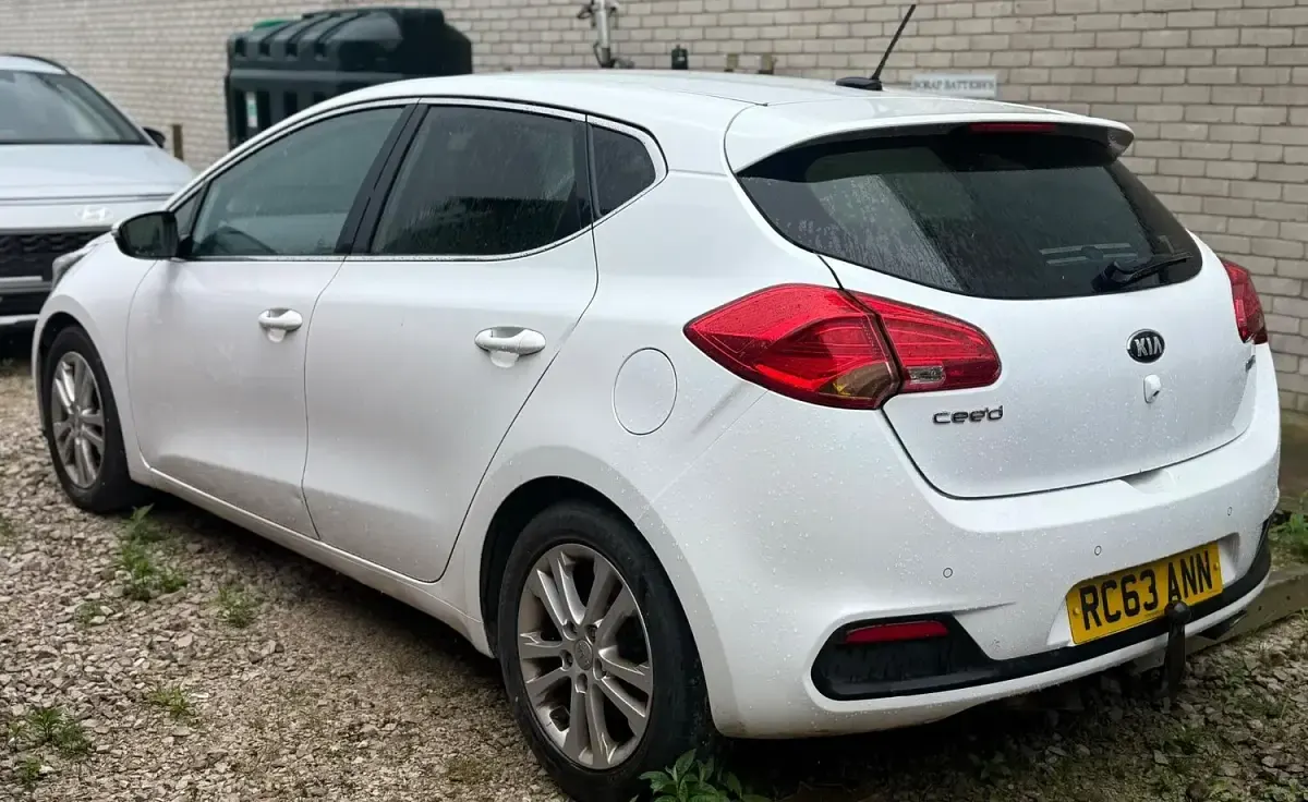 Used Kia Ceed 128 HP (94 kW) 2014 White Hatchback