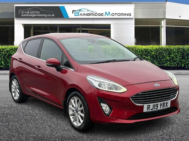 Used Ford Fiesta Titanium 100 HP (73 kW) 2019 Red Hatchback