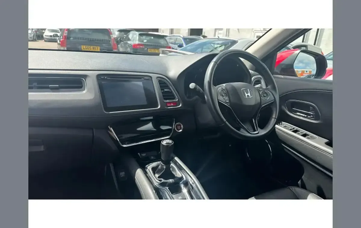 Used Honda HR-V EX 120 HP (88 kW) 2017 Red SUV
