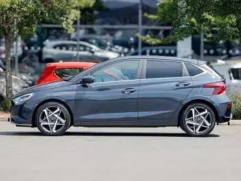 Used Hyundai i20 Premium 100 HP (73 kW) 2024 Grey Hatchback
