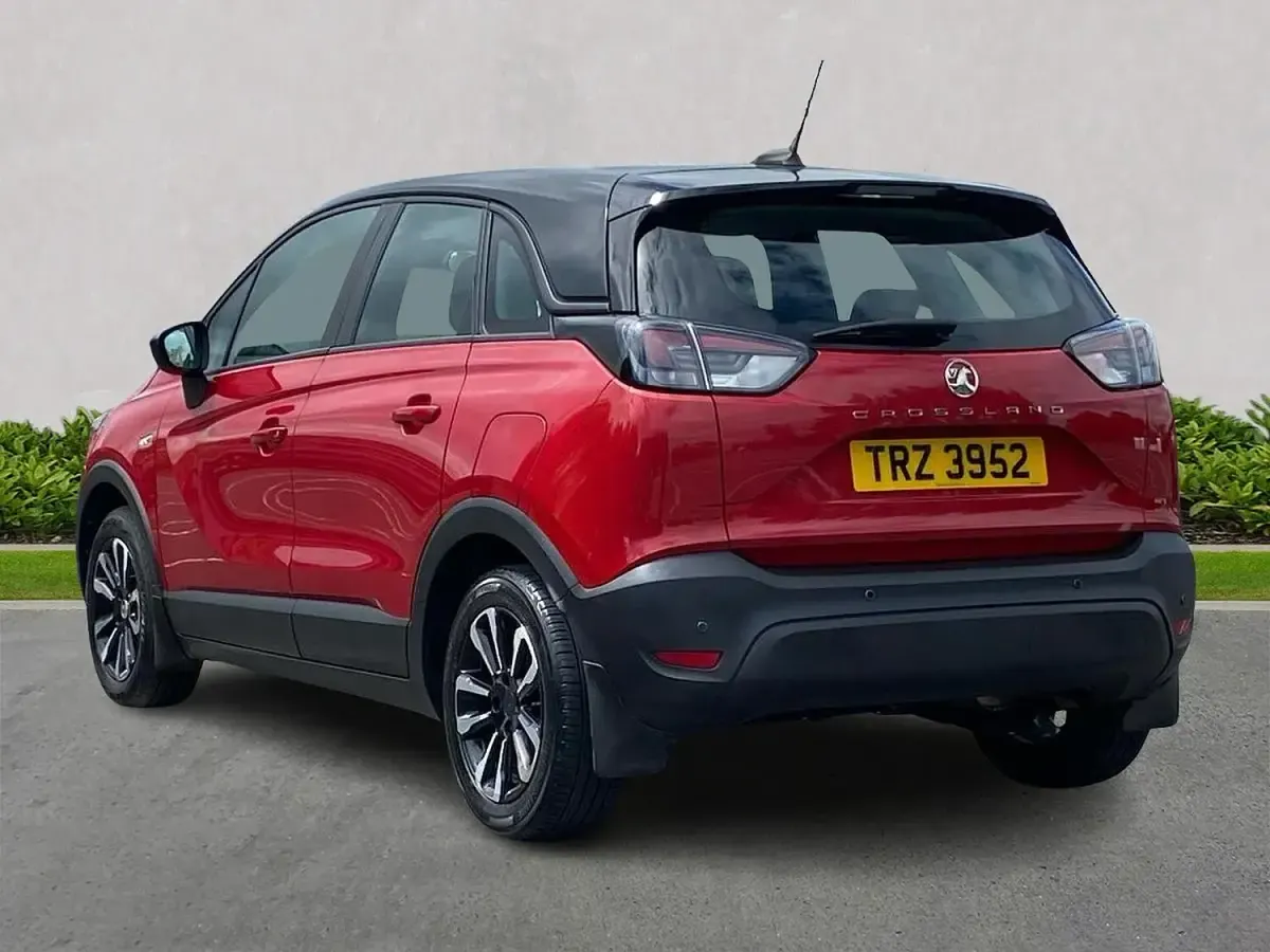 Used Vauxhall Crossland Edition 83 HP (61 kW) 2022 Red SUV