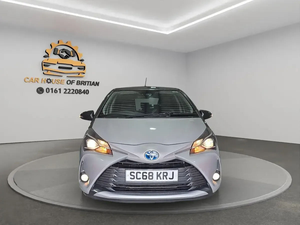Second-hand Toyota Yaris Hybrid 2019 Argintiu Hatchback