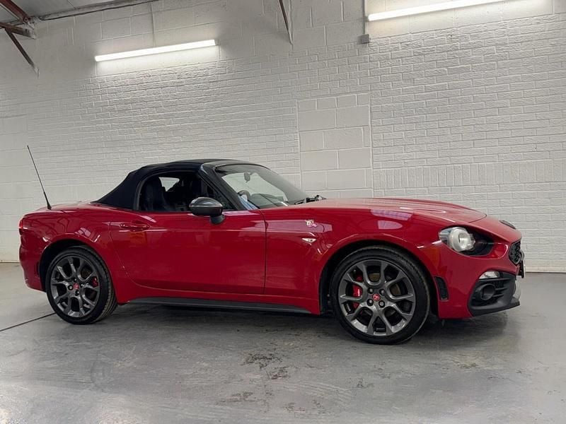 Used Abarth 124 Spider 170 HP (125 kW) 2018 Red Cabriolet