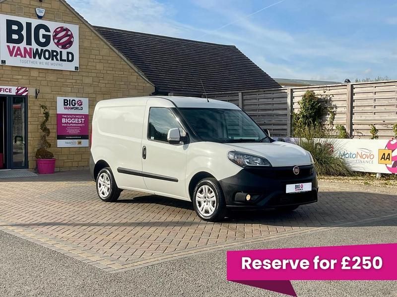White Used 2018 Fiat Doblò MPV | £3,351 (Super price) - Image 1/2