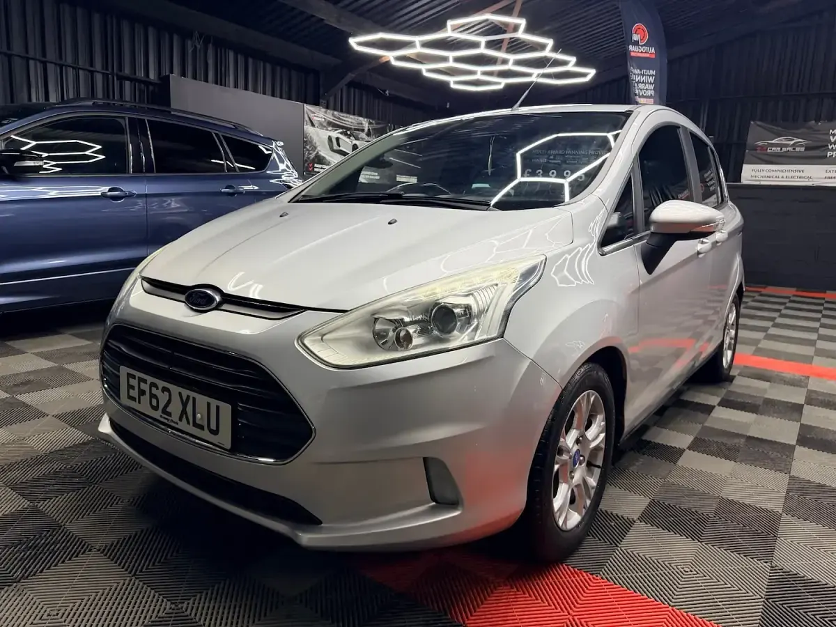 Used Ford B-MAX Zetec 105 HP (77 kW) 2012 Silver MPV
