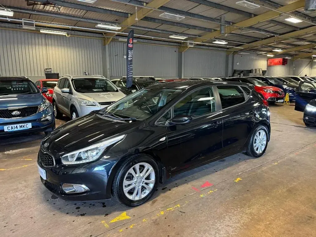 Used Kia Ceed 89 HP (65 kW) 2015 Black Hatchback