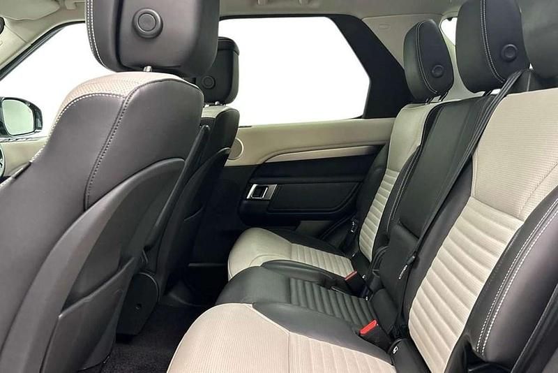 Usado Land Rover Discovery 5 HSE Dynamic 344 CV (253 kW) 2025 Gris SUV