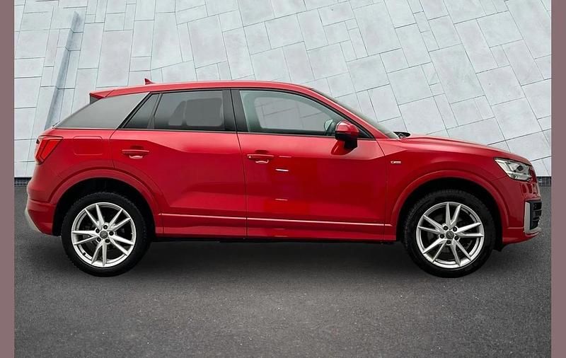 Second-hand Audi Q2 S-Line 150 CP (110 kW) 2018 Roșu SUV