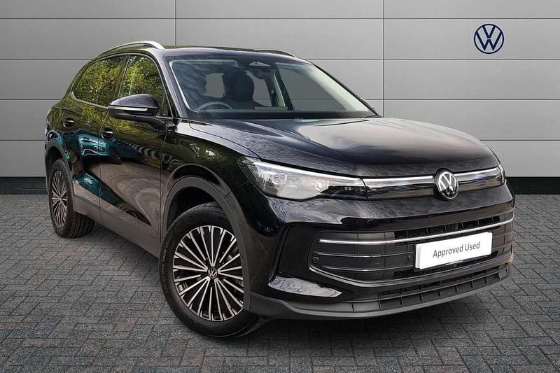 Black Used 2024 VW Tiguan Match SUV | £30,650 (Expensive) - Image 1/4