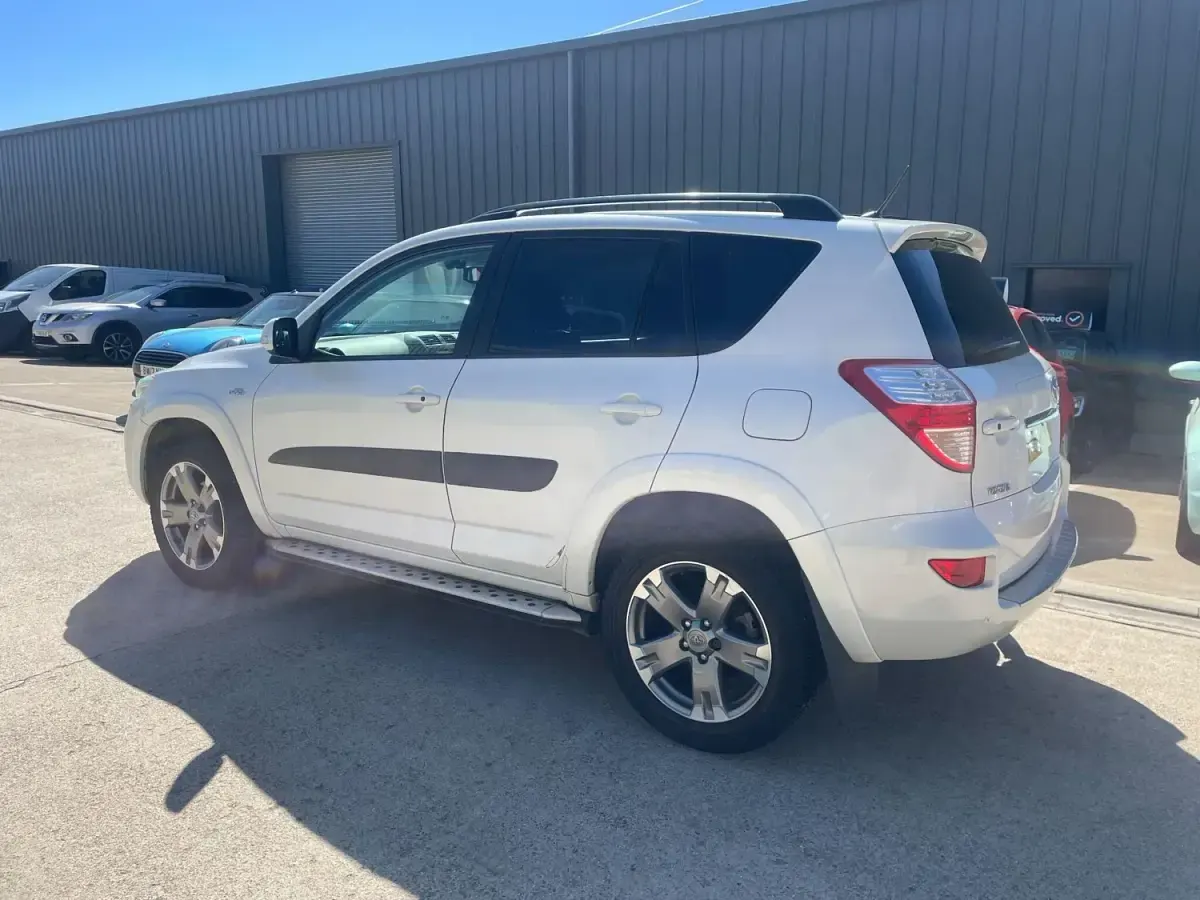Usado Toyota RAV4 SR 150 HP (110 kW) 2010 Branco SUV