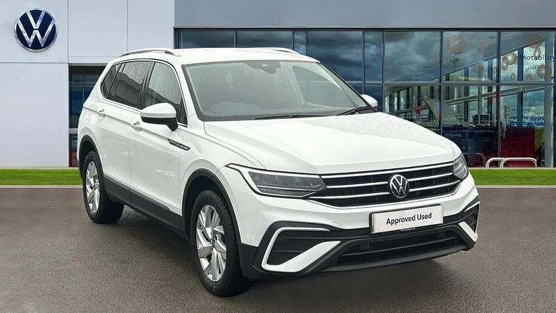 Used VW Tiguan Allspace Life 150 HP (110 kW) 2024 Pure white SUV