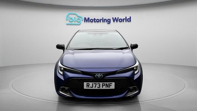 Used Toyota Corolla 140 HP (102 kW) 2023 Blue Hatchback