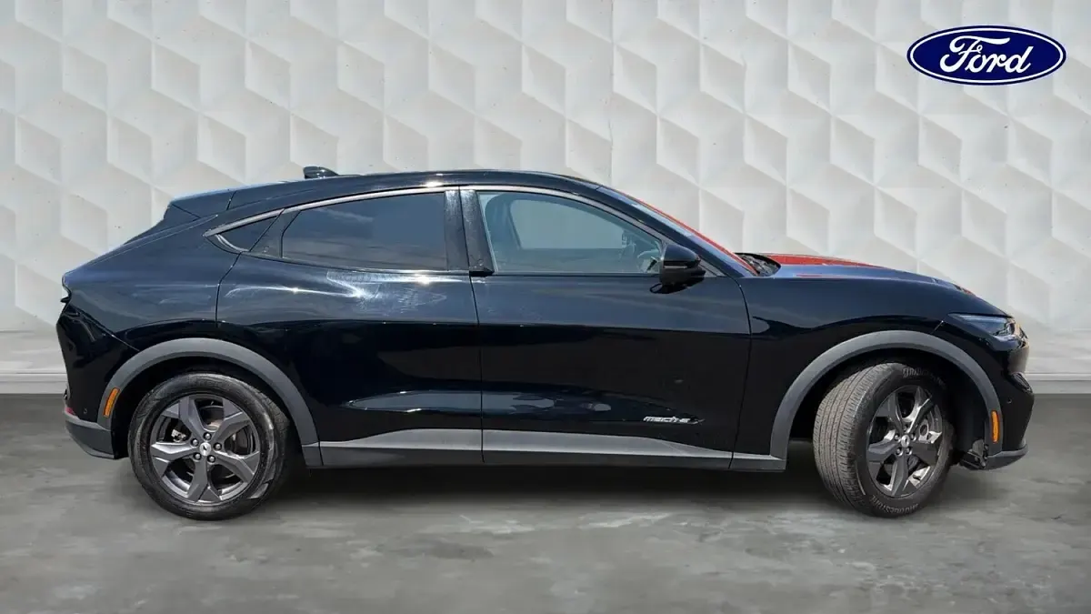 Used Ford Mustang Mach-E Extended Range 91 kW (124 HP) 2022 Absolute black SUV