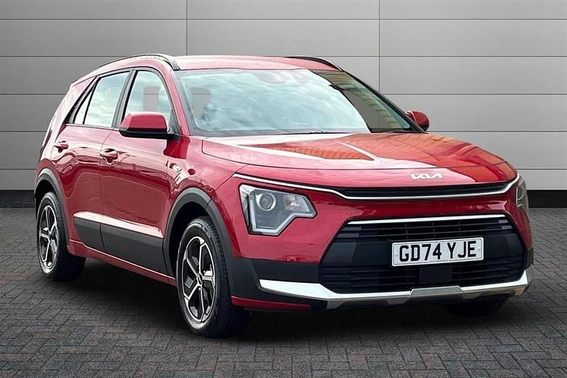 Runway red Used 2025 Kia Niro SUV | £23,150 (Fair price) - Image 1/2