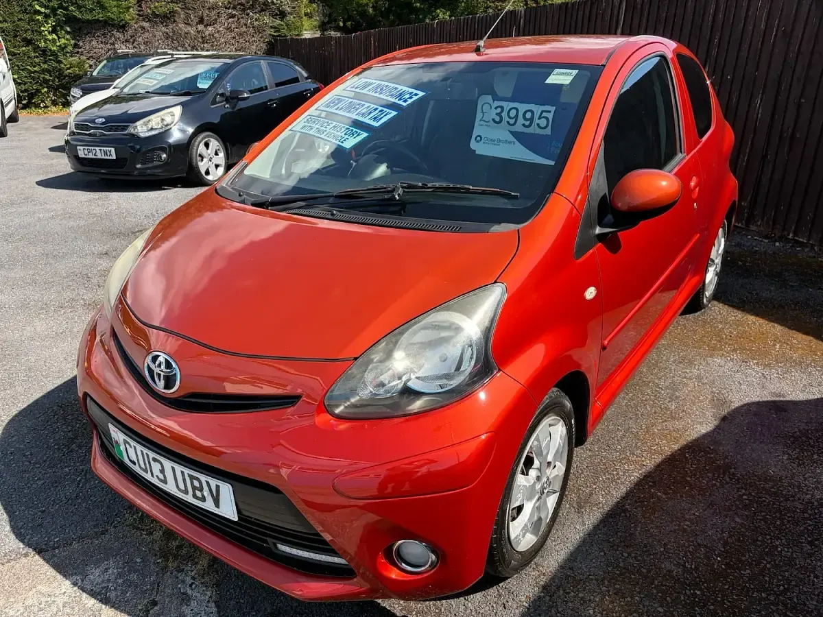 Used Toyota Aygo 68 HP (50 kW) 2013 Orange Hatchback