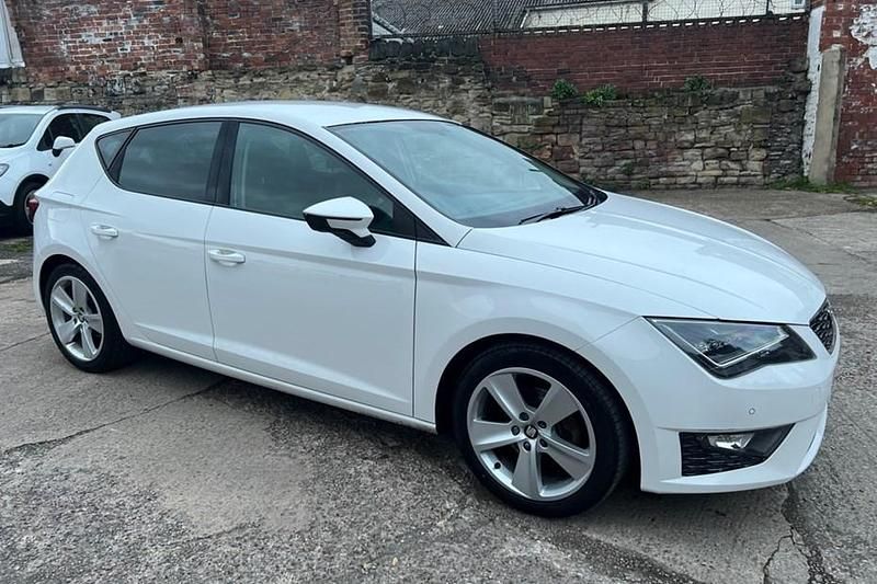 White Used 2015 Seat Leon FR Hatchback | £5,500 (Fair price) - Image 1/1