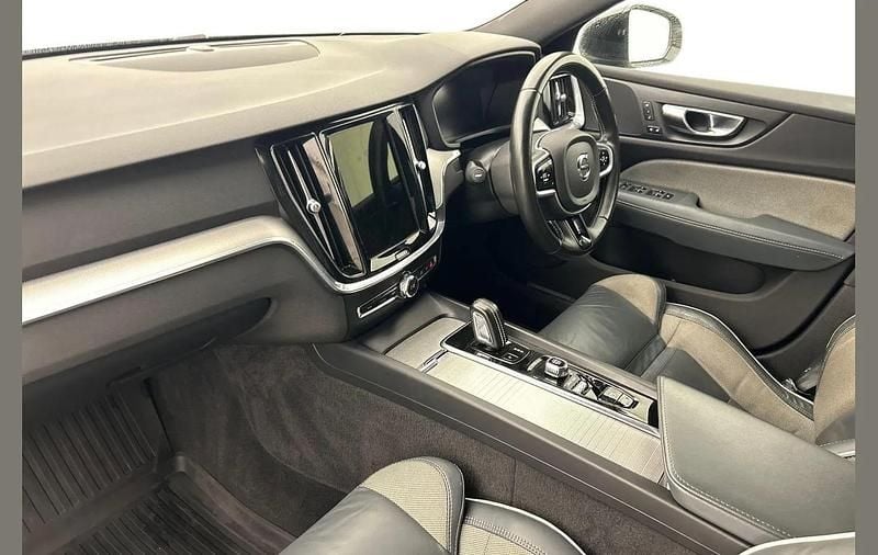 Used Volvo S60 R-Design 250 HP (183 kW) 2021 Silver Sedan