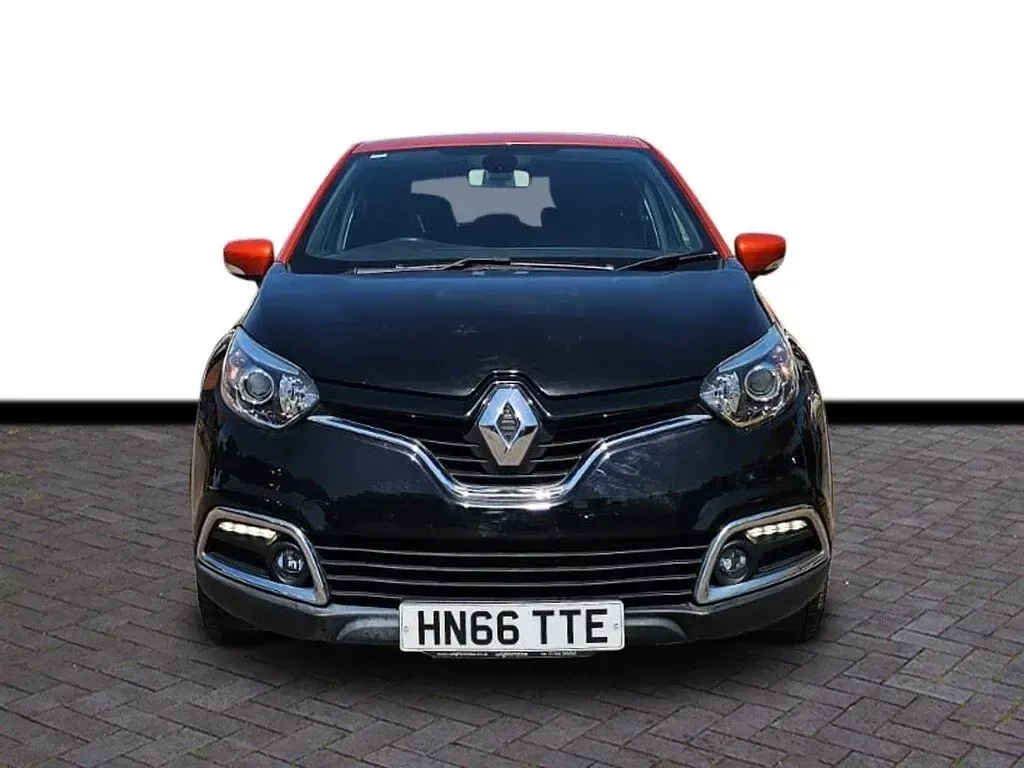 Used Renault Captur Dynamique 90 HP (66 kW) 2016 Black SUV
