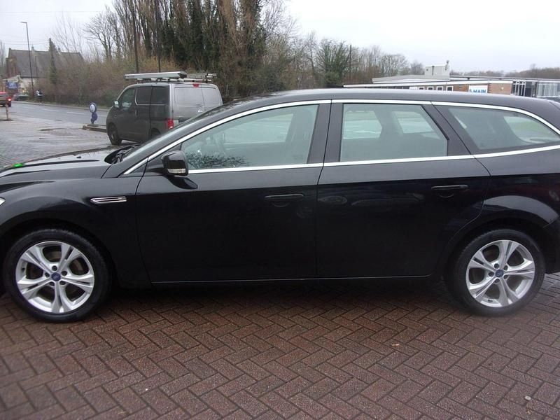 Used Ford Mondeo Titanium 140 HP (102 kW) 2011 Black Estate