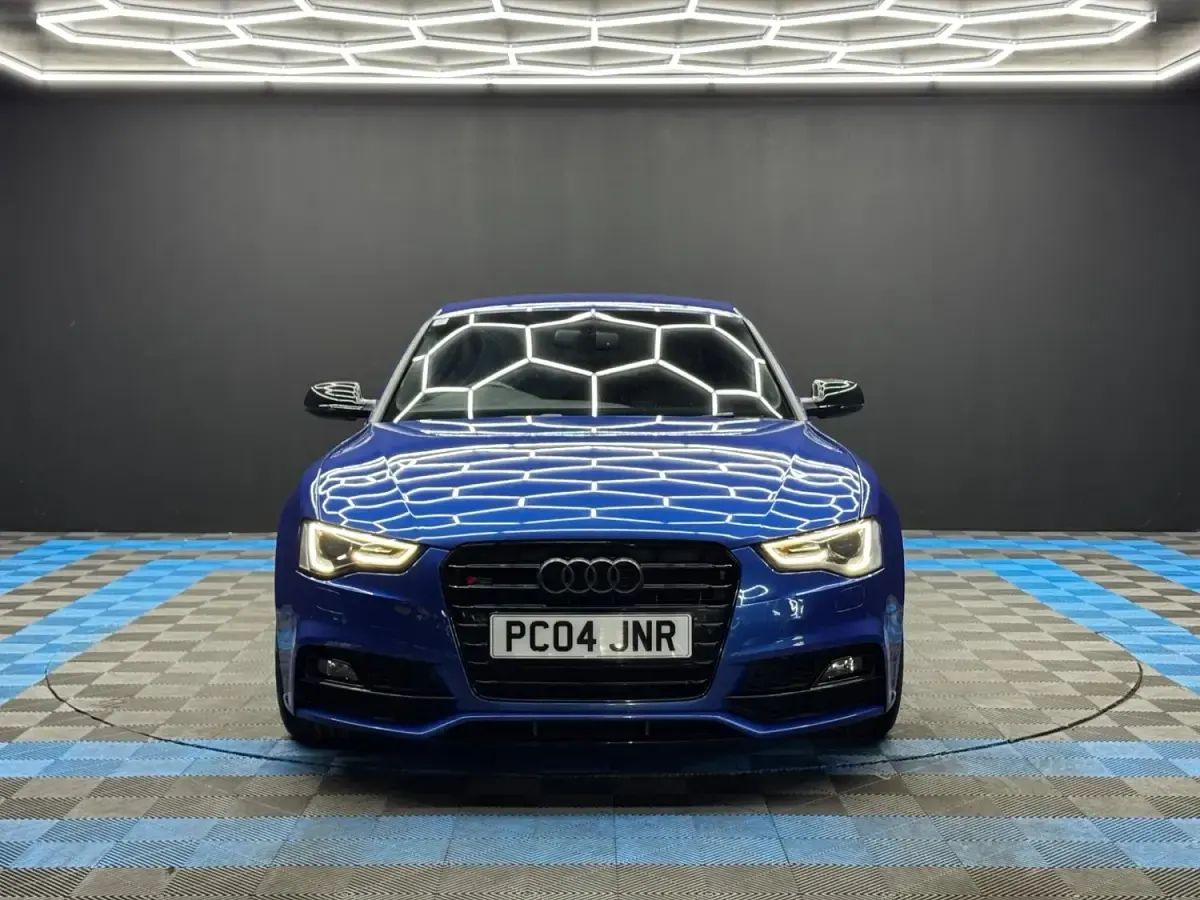 Begagnad Audi A5 Black Edition 2016 Blå Sportkupé