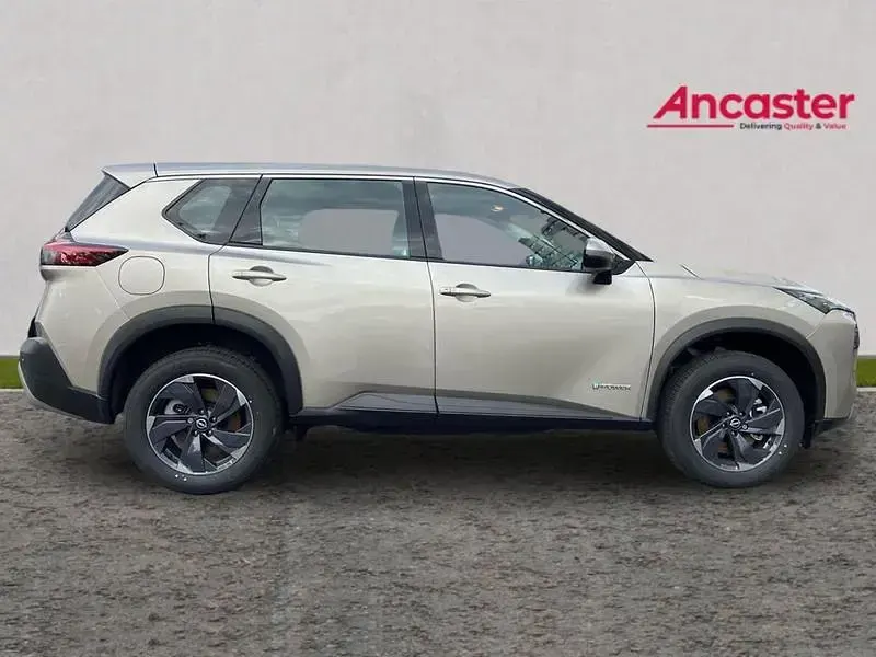 New Nissan X-Trail Acenta Premium 213 HP (156 kW) 2025 Silver SUV