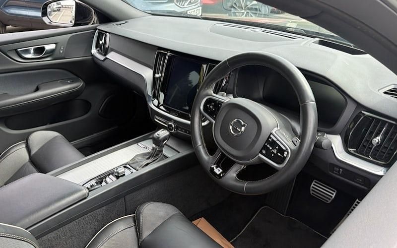 Used Volvo S60 R-Design 250 HP (183 kW) 2019 Black Sedan