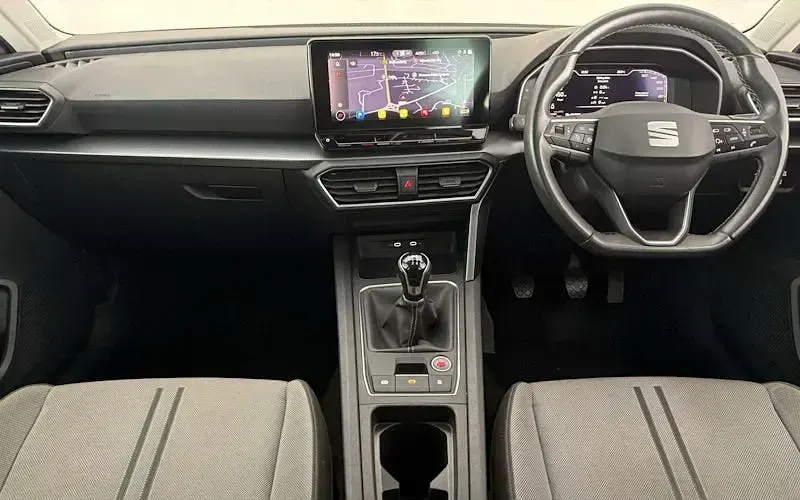 Used Seat Leon SE Dynamic 110 HP (80 kW) 2021 Silver Hatchback