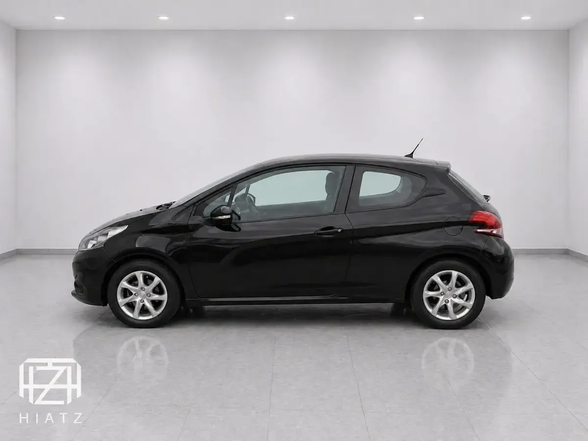 Usado Peugeot 208 Active 2016 Preto Citadino