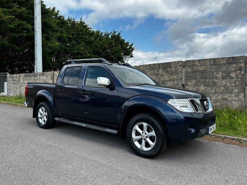 Blue Used 2012 Nissan Navara Tekna Pickup | £4,995 (Good price) - Image 1/4