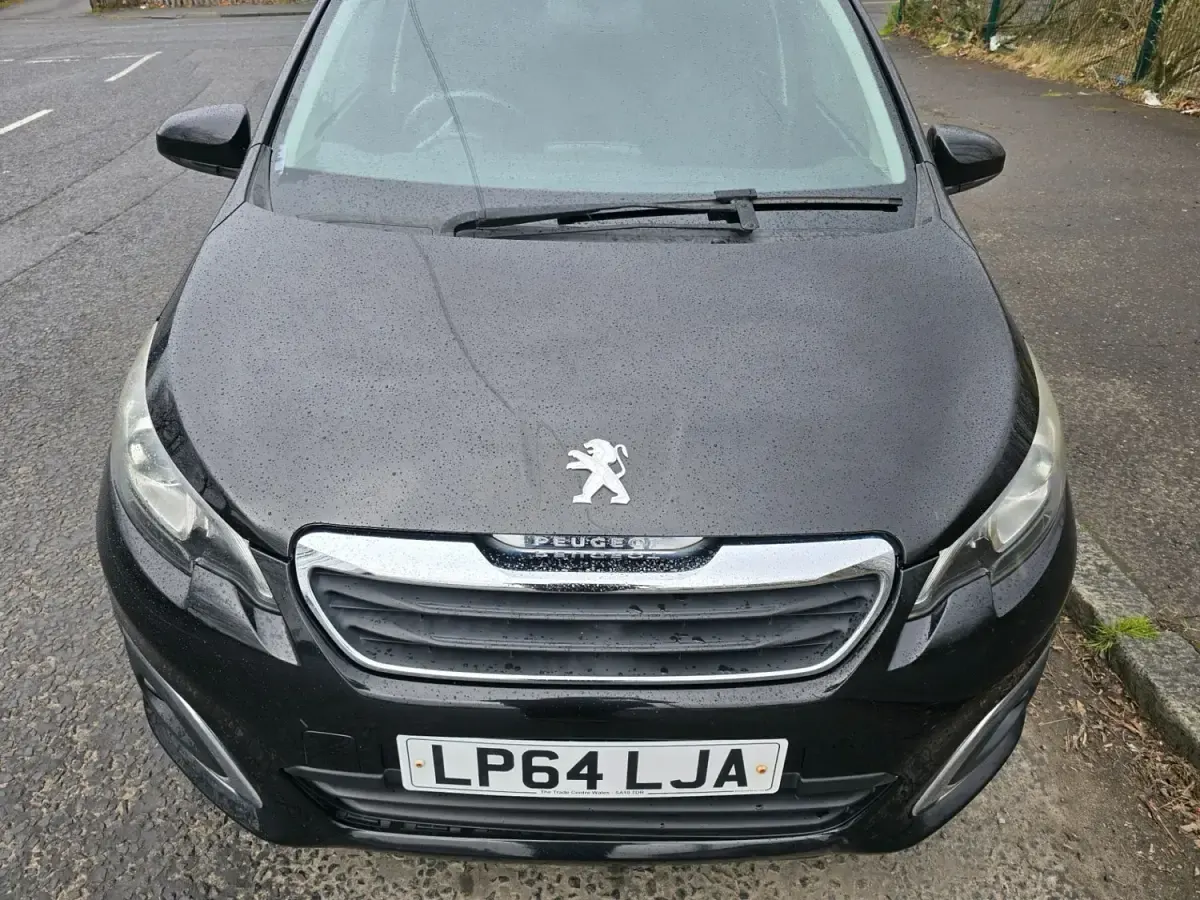 Używany Peugeot 108 Allure 82 KM (60 kW) 2015 Czarny Hatchback
