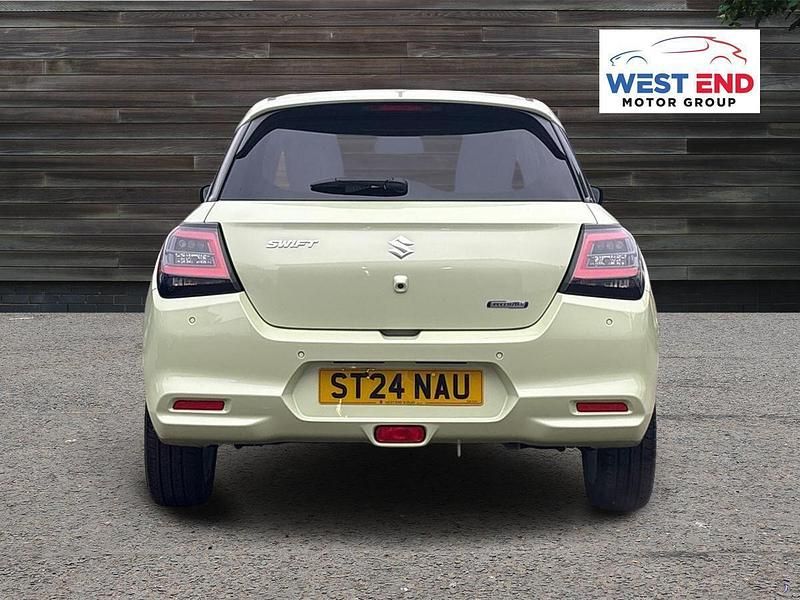 Używany Suzuki Swift 2024 Żółty Hatchback