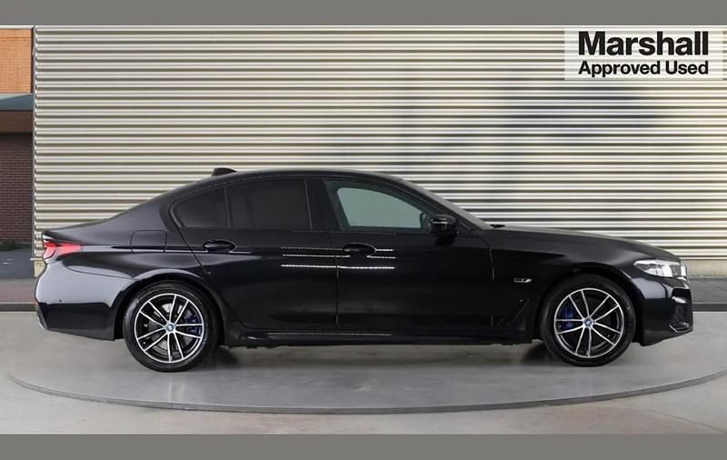 Usado BMW 530e M Sport 292 CV (214 kW) 2022 Negro Berlina