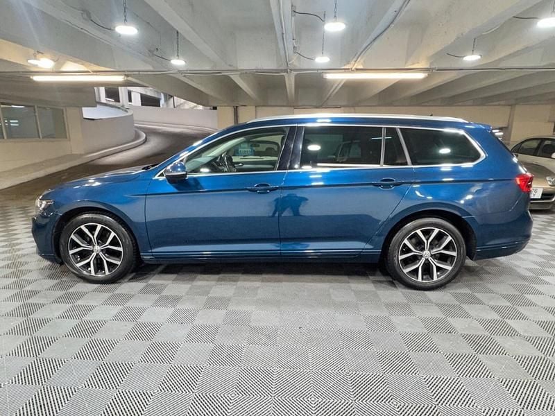 Used VW Passat SEL 2019 Blue Estate