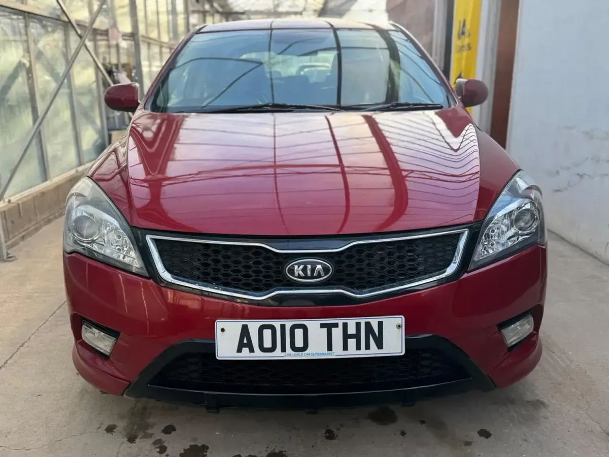 Używany Kia Ceed 2010 Czerwony Hatchback