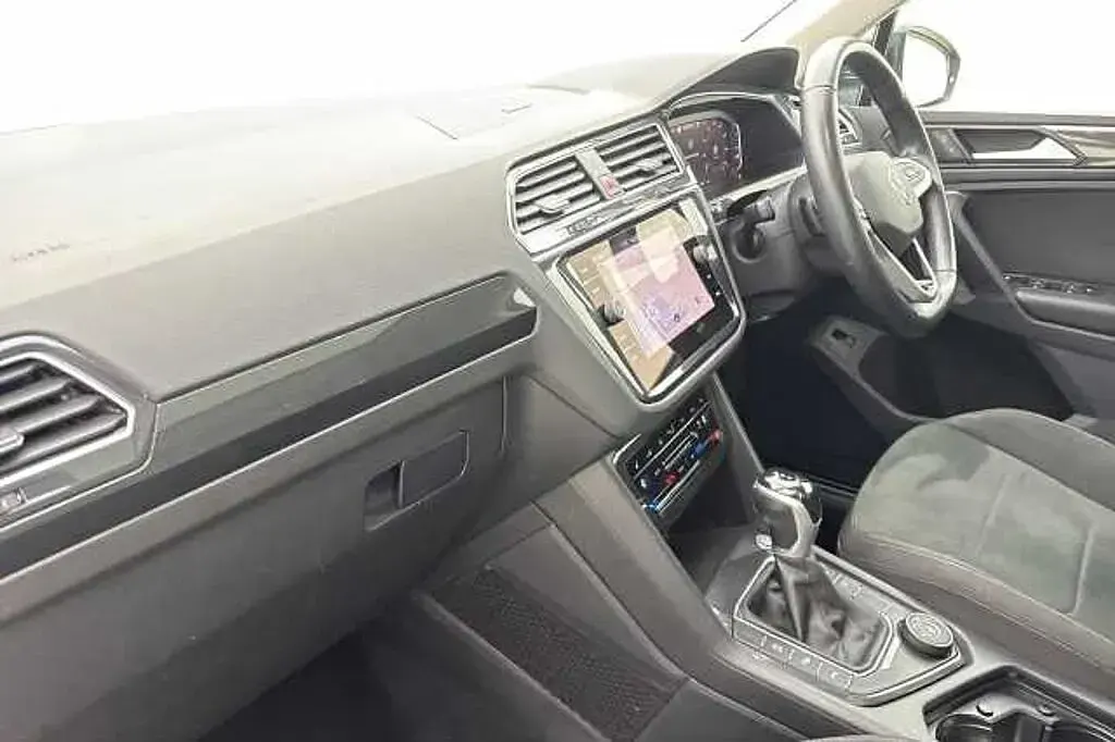 Used VW Tiguan Elegance 150 HP (110 kW) 2022 Grey SUV