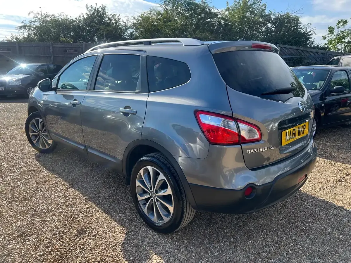 Used Nissan Qashqai +2 Tekna 110 HP (80 kW) 2011 Grey SUV