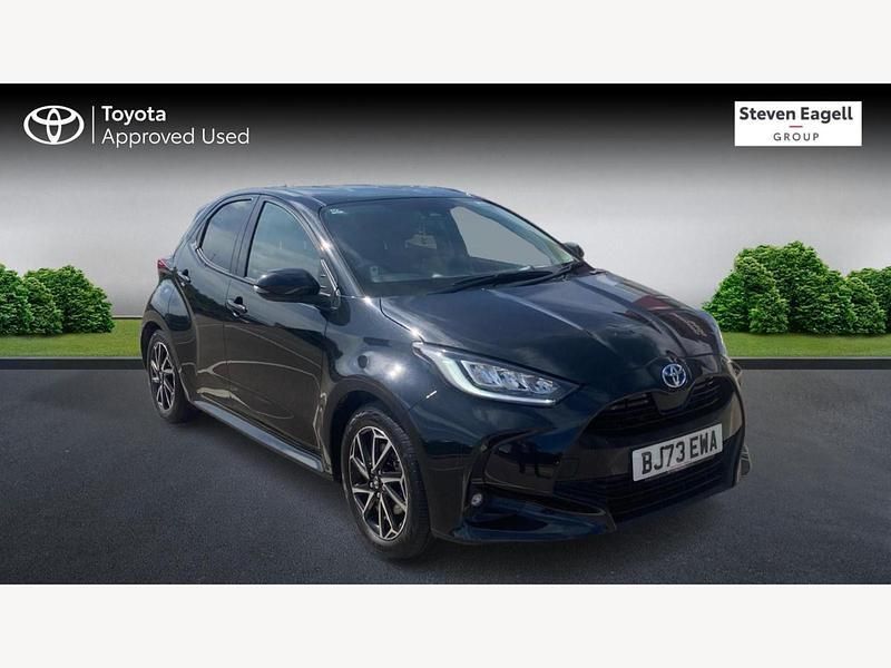 Black Used 2023 Toyota Yaris Hybrid Design Hatchback | £17,298 (Fair price) - Image 1/3