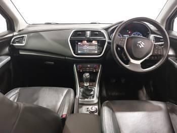 Used Suzuki SX4 SZ5 140 HP (102 kW) 2017 Red Hatchback