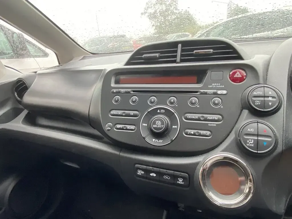 Used Honda Jazz ES 99 HP (72 kW) 2013 Red Hatchback