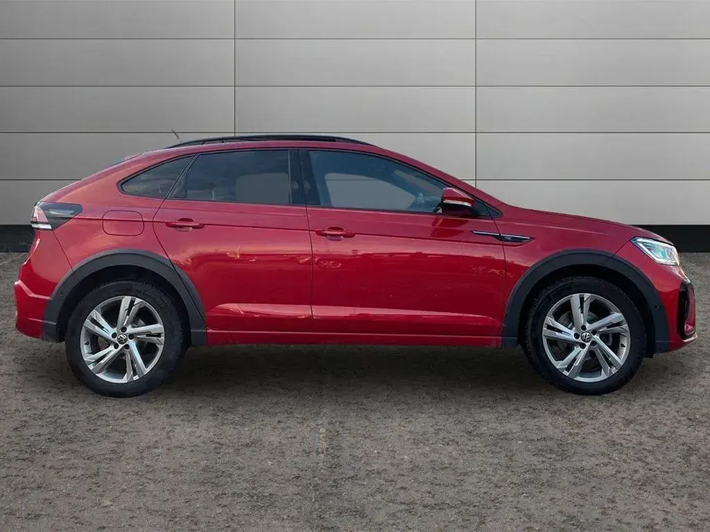Usado VW Taigo R-line 110 HP (80 kW) 2023 Vermelho SUV