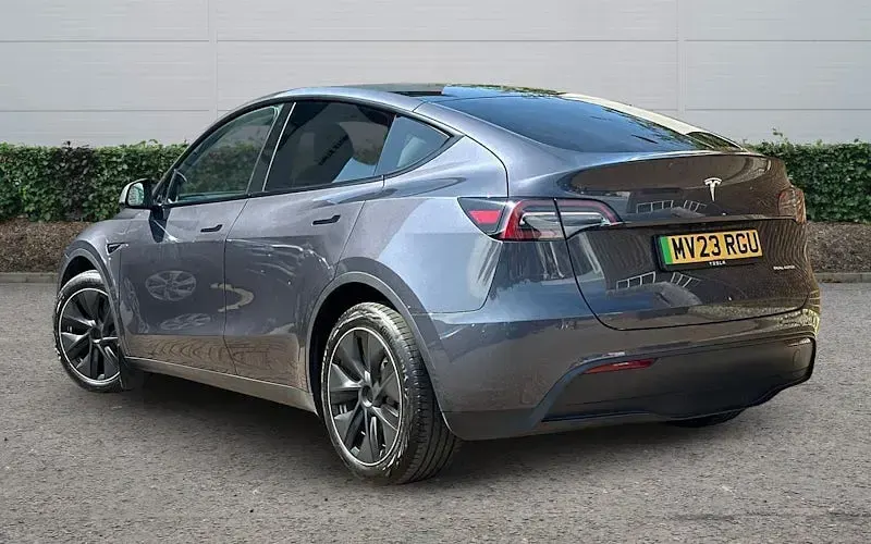 Used Tesla Model Y Long Range AWD 286 kW (389 HP) 2025 SUV