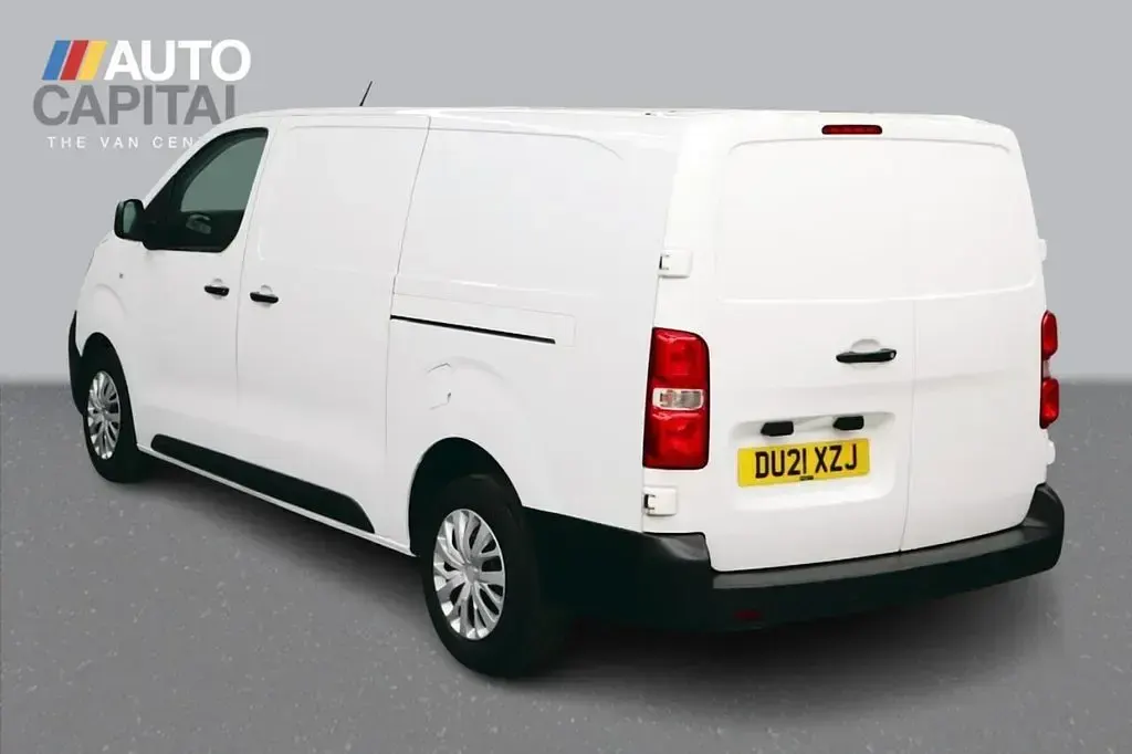 Used Vauxhall Vivaro 100 HP (73 kW) 2021 White MPV