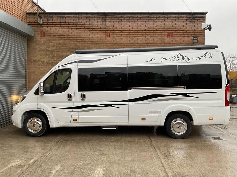 Used Peugeot Boxer S 140 HP (102 kW) 2021 White Van