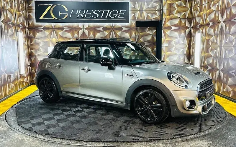 Usado Mini Cooper S Hatch 192 HP (141 kW) 2019 Citadino