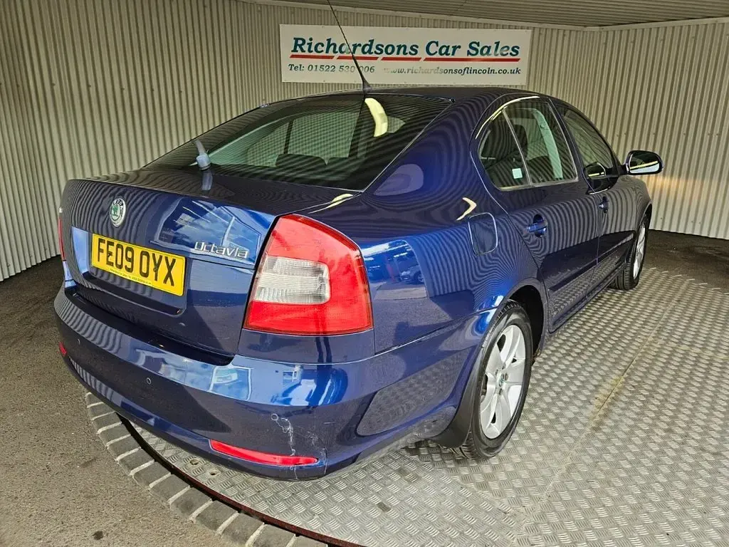 Used Skoda Octavia Elegance 105 HP (77 kW) 2009 Blue Hatchback