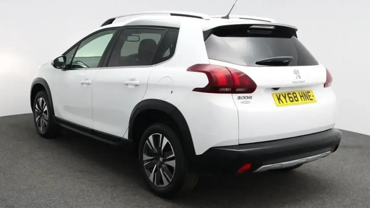 Used Peugeot 2008 Allure Premium 81 HP (59 kW) 2018 White SUV
