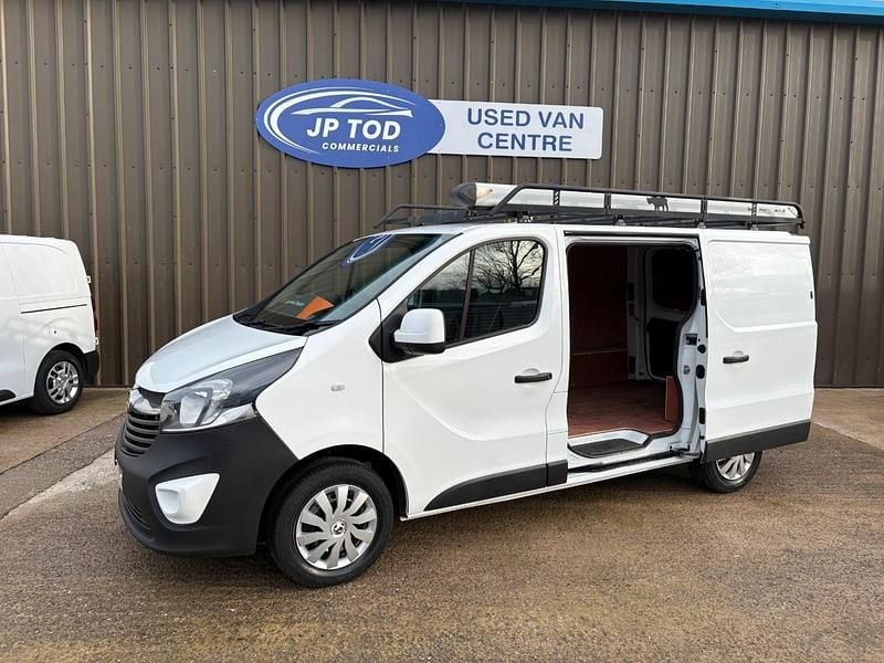 White Used 2018 Vauxhall Vivaro MPV | £8,495 (Super price) - Image 1/4